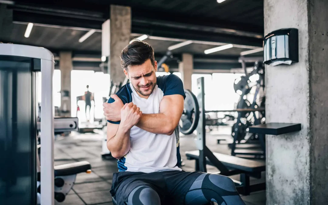 Why Does My Shoulder Hurt When I Lift My Arm?