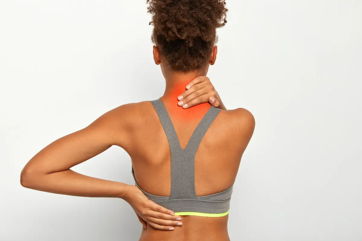 faceless-woman-with-dark-skin-suffers-from-nape-pa-2025-01-23-18-19-00-utc